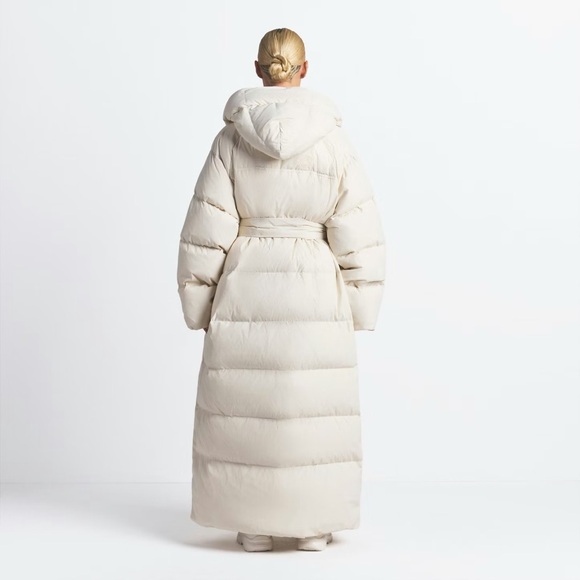 BNWT SKIMS X NORTH FACE SOLD OUT CREAM BONE Women's Floor Length Puffer Coat - Picture 4 of 6